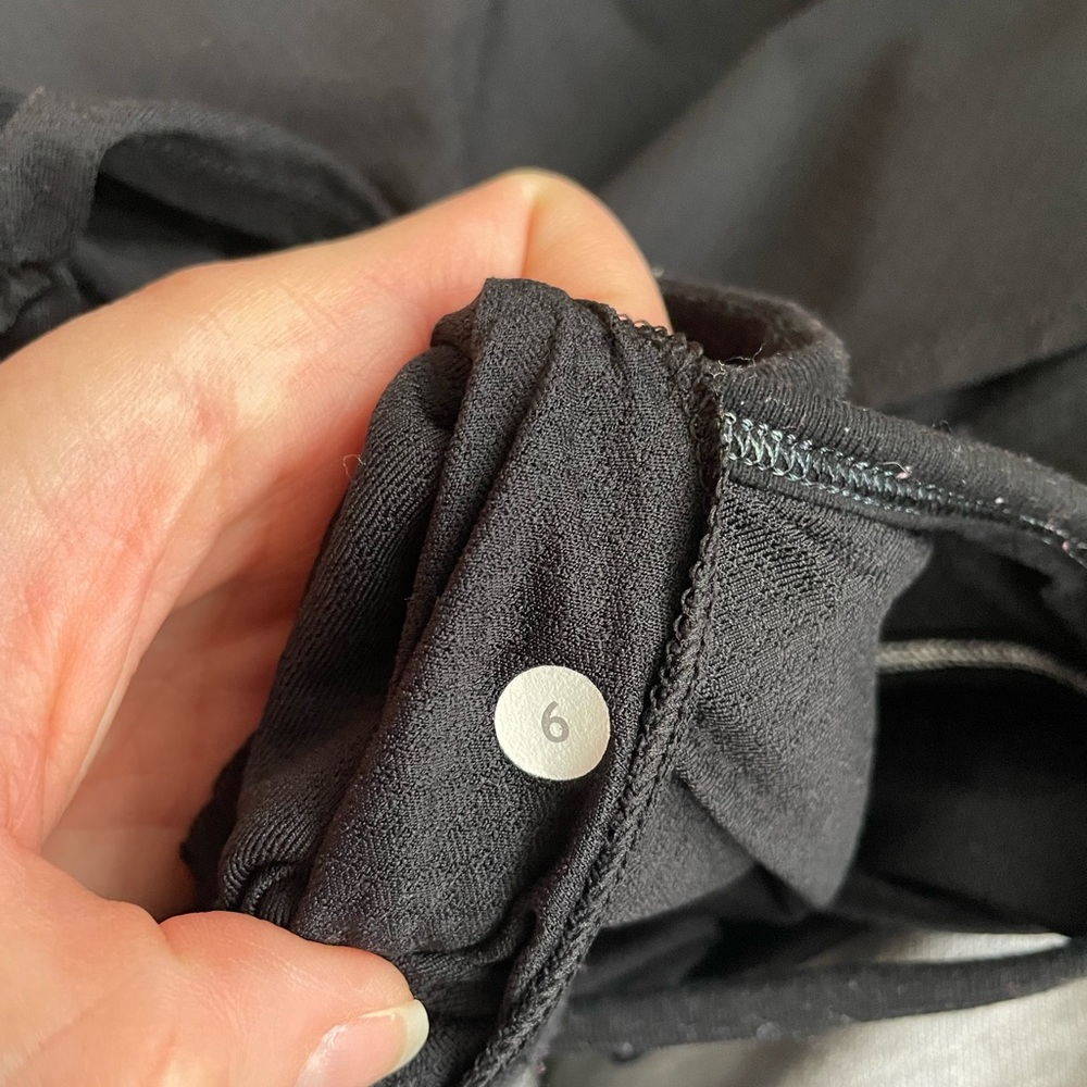 Lululemon Tank with Built-In Sports Bra - Picture 4 of 4